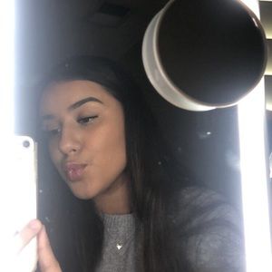 Meet your Posher, Cami